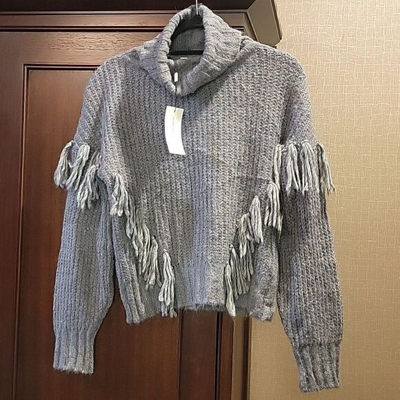 Something Navy Oct Isla Fringe Turtleneck Sweater - Picture 4 of 11